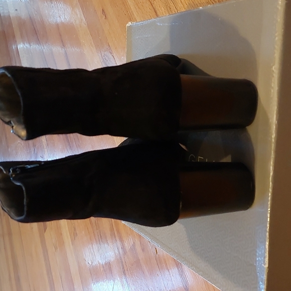 Andrew Geller black ankle suade boots - Picture 6 of 13